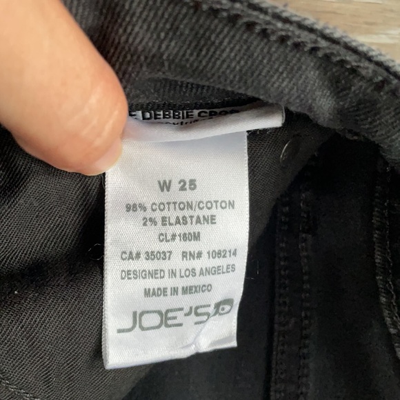 Joe’s Jeans. The Debbie high rise boyfriend crop - Picture 5 of 8